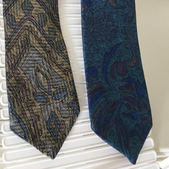 Stylish pair of Men's Silk Ties - Picture 2 of 3